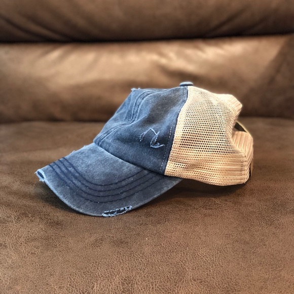 C.C hat - Picture 4 of 5